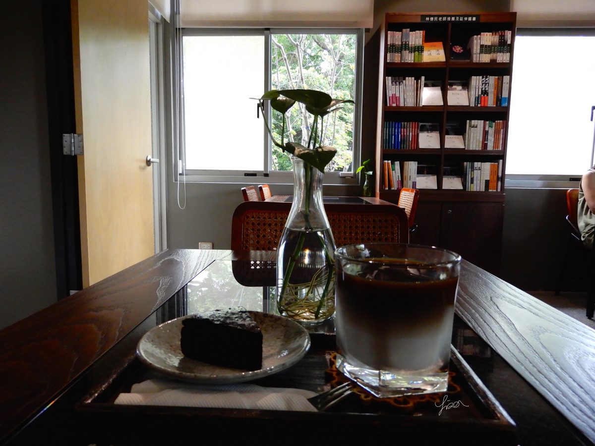 大樹書房咖啡及蛋糕